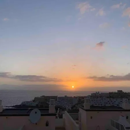 2 Bedrooms, 3min, Roof Terrace With Ocean View Apartment Callao Salvaje